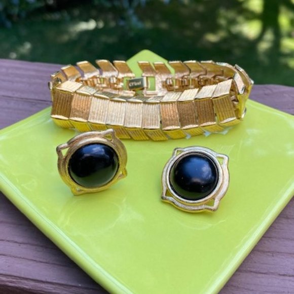 VTG MONET Brushed Gold Chain Link Bracelet and Earrings SET - Picture 6 of 9